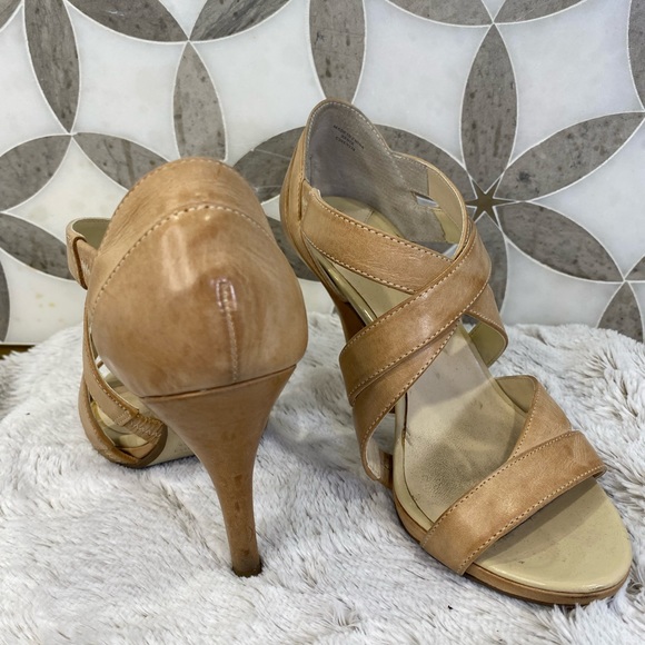 Max Studio Xenix Light Leather Beige - Picture 9 of 9